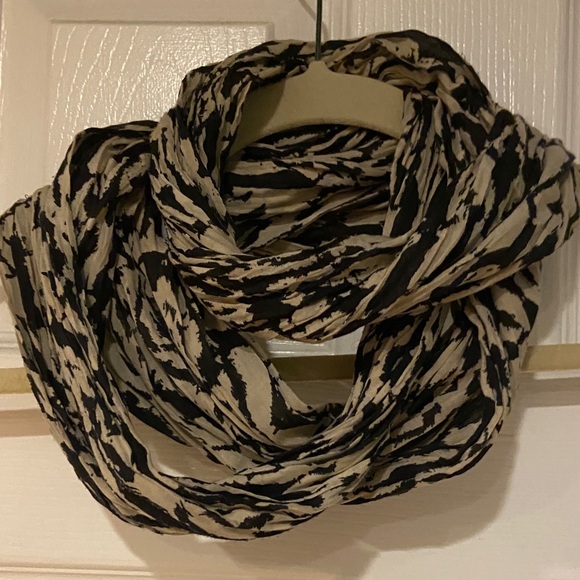 Chico's Accessories - Chico's Black and Cream Patterned Scarf